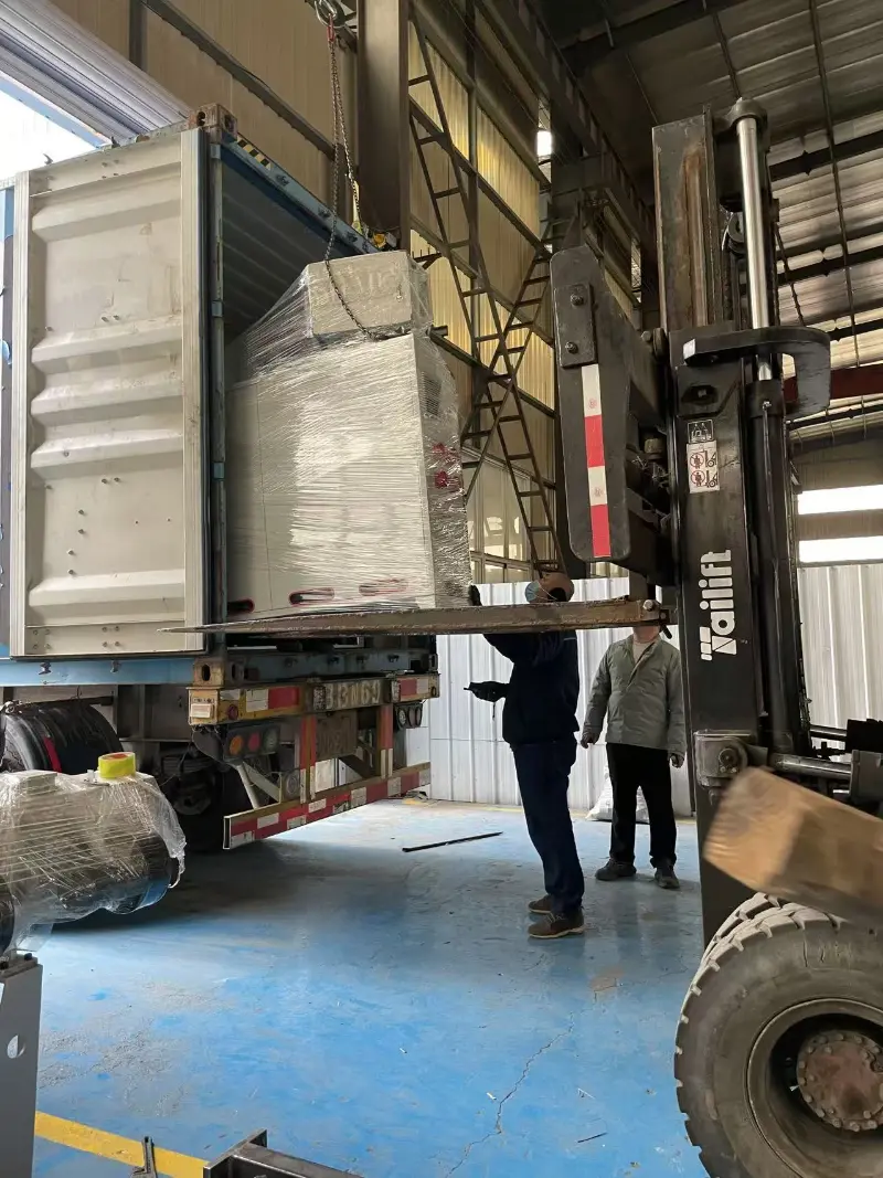 Eerste verzending van 2026 is uit! Comrise-machines gaan van start in het Jaar van het Paard Eerste verzending van 2026 is uit! Comrise-machines gaan van start in het Jaar van het Paard